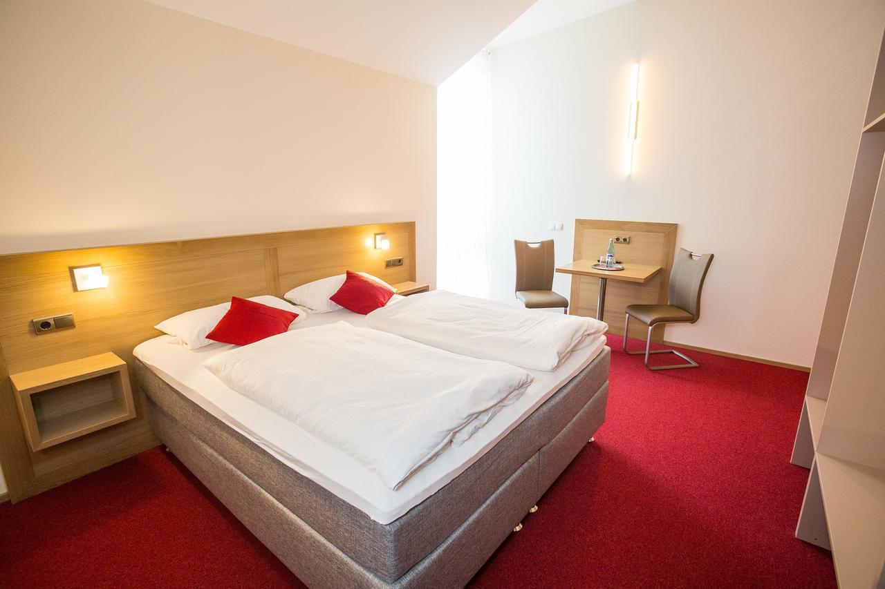 Weingut Blank Hotel Homburg  Bagian luar foto